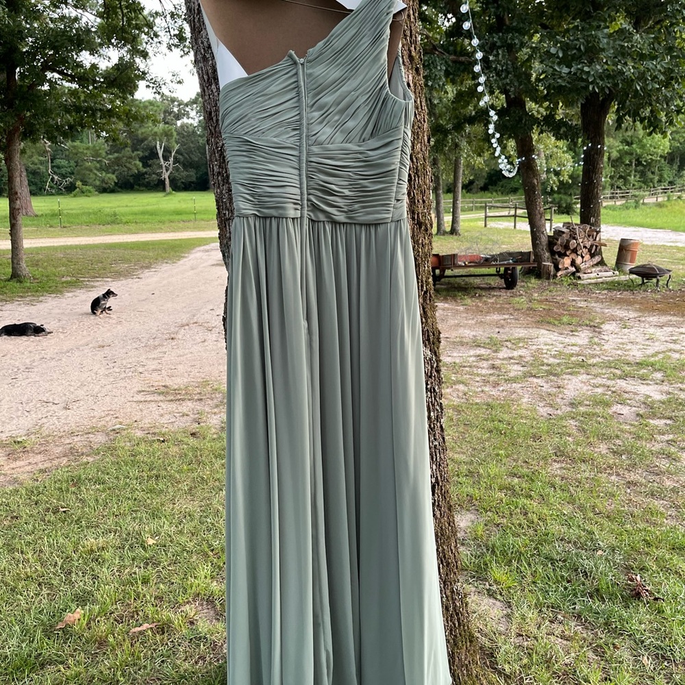 Elegant Sage Green Wedding Dress